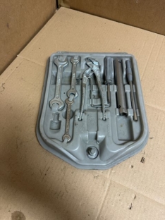 316i 318i Werzeugkasten Bordwerkzeug 1179926 M40 Motor 4 Zylinder Ausführung