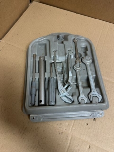 316i 318i Werzeugkasten Bordwerkzeug 1179926 M40 Motor 4 Zylinder Ausführung