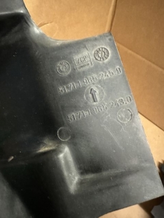 Scheinwerferabdeckung Fahrerseite 1965245 1965243 geschlossen