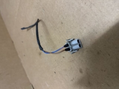 Stecker Buchsengehäuse grau mit Kabel 1378418